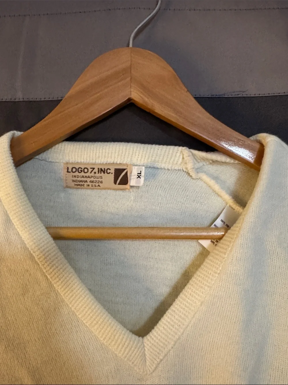 Original team issued 1980’s Oregon Ducks V-neck Sweater